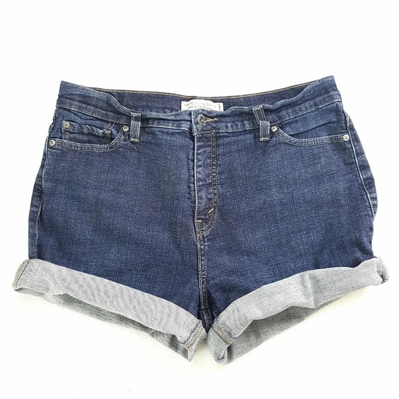 3/$30 // LEVI'S 512 Cut Off High-Rise Jean Shorts - Picture 4 of 6
